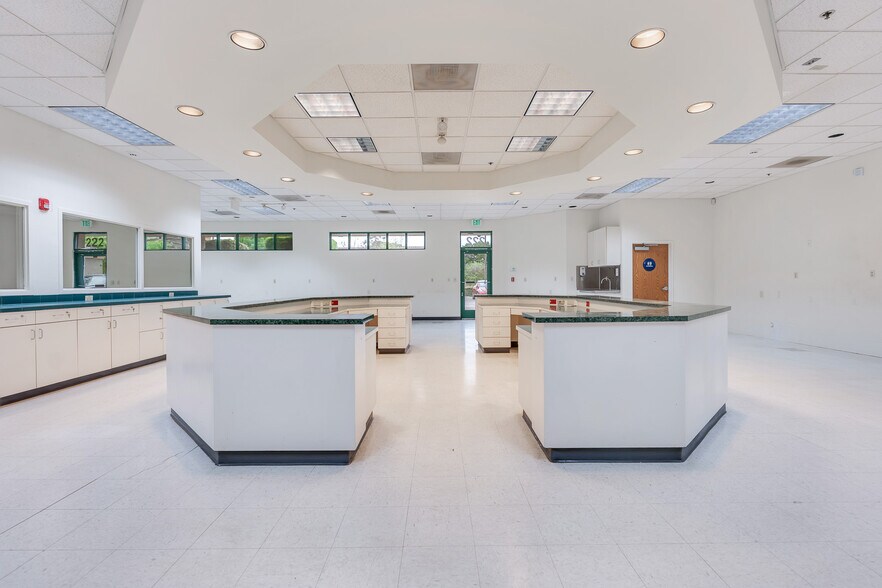 More Photos Of 222 I St, Los Banos Office For Lease