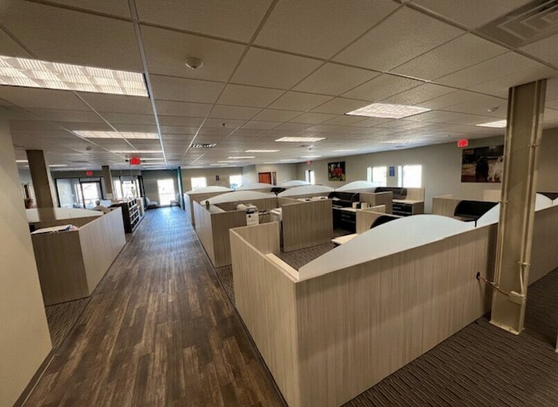 More Photos Of 1150 McConnell Rd, Woodstock Warehouse For Lease