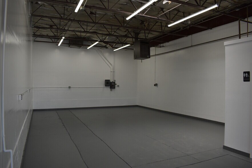More Photos Of 16010 W 5th Ave, Golden Warehouse For Lease