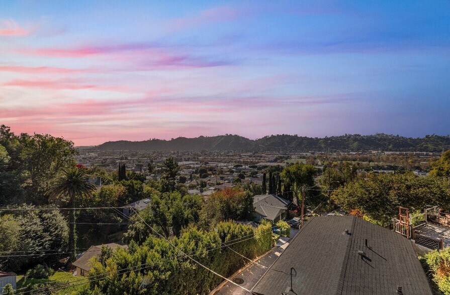 More Photos Of 3055 Future St, Los Angeles Apartments For Sale