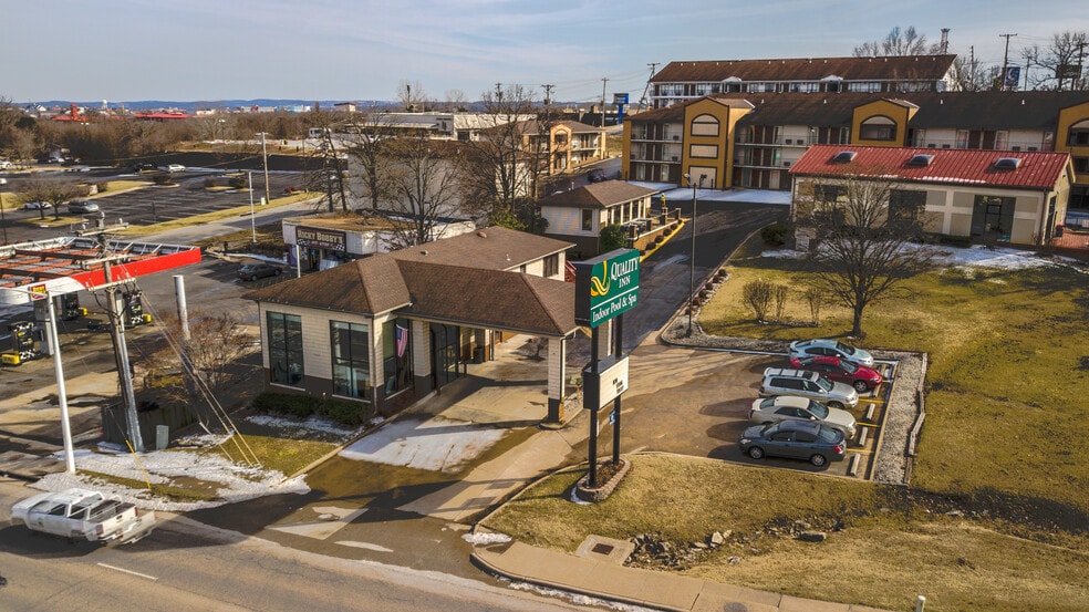 More Photos Of 3601 Shepherd of the Hills Expy, Branson Hotel For Sale