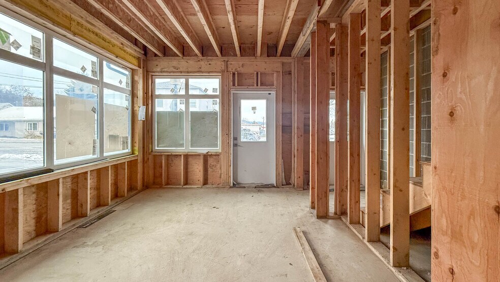 More Photos Of 704 Cliff St, Enderby Office For Lease