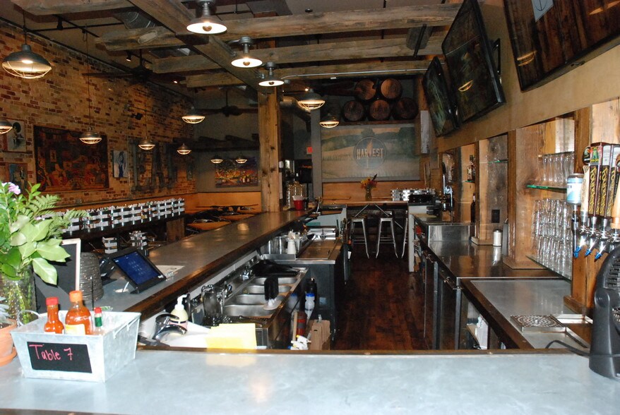More Photos Of 127 S Union St, Traverse City Restaurant For Sale