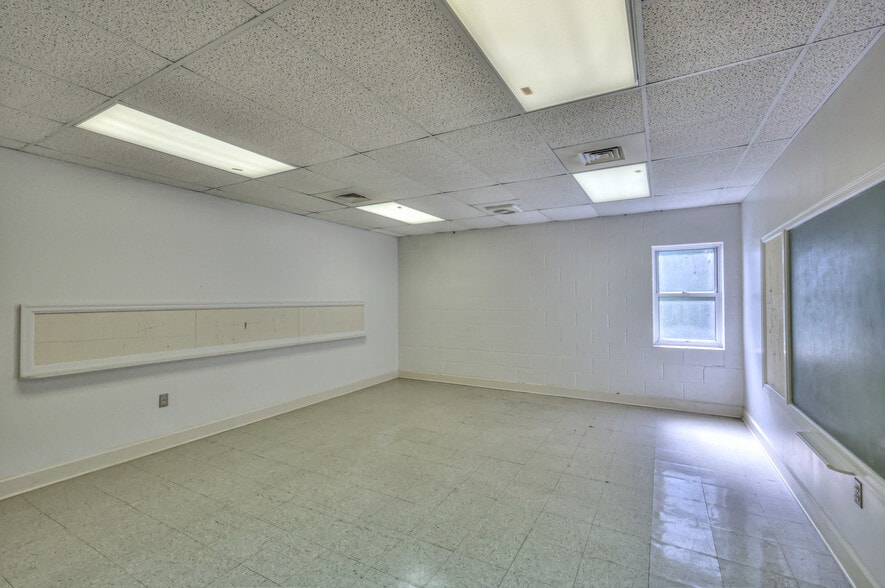 More Photos Of 228 S Military Ave, Lawrenceburg Religious Facility For Sale