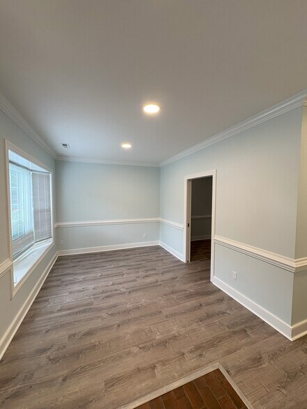 More Photos Of 162-170 Wind Chime Ct, Raleigh Office For Lease