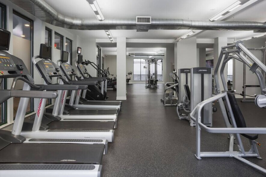 More Photos Of 121 Towne St, Stamford Apartments For Lease