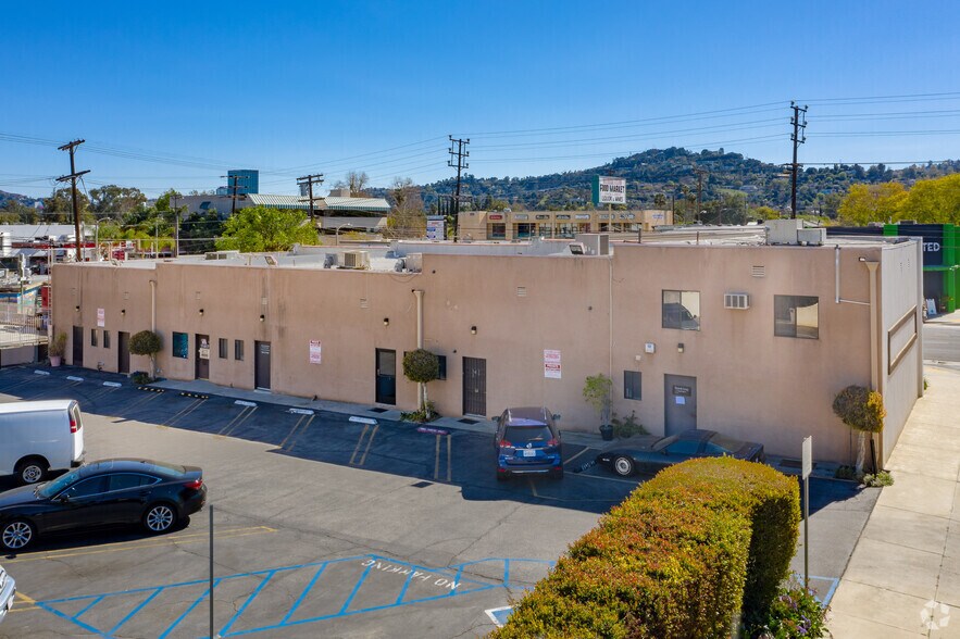 More Photos Of 11413-11425 Moorpark St, North Hollywood Storefront Retail Office For Lease