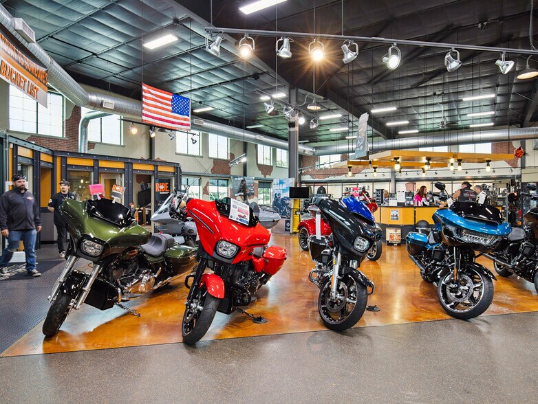 More Photos Of 24 S Rolling Meadows Dr, Fond Du Lac Auto Dealership For Sale