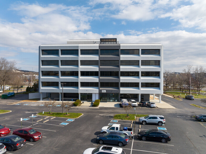 Primary Photo Of 2 Vantage Way, Nashville Office For Lease