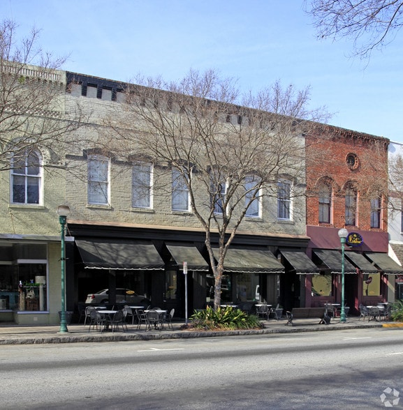 More Photos Of 128-130 N Ashley St, Valdosta General Retail For Sale