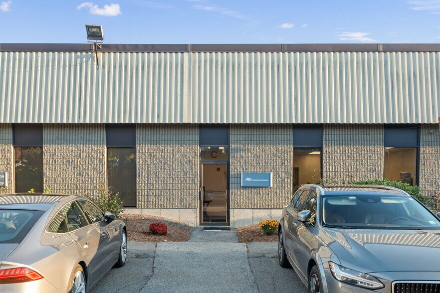 More Photos Of 10 Manor Pky, Salem Research And Development For Sale