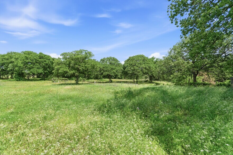 More Photos Of 3523 E Highway 199, Springtown Office For Sale