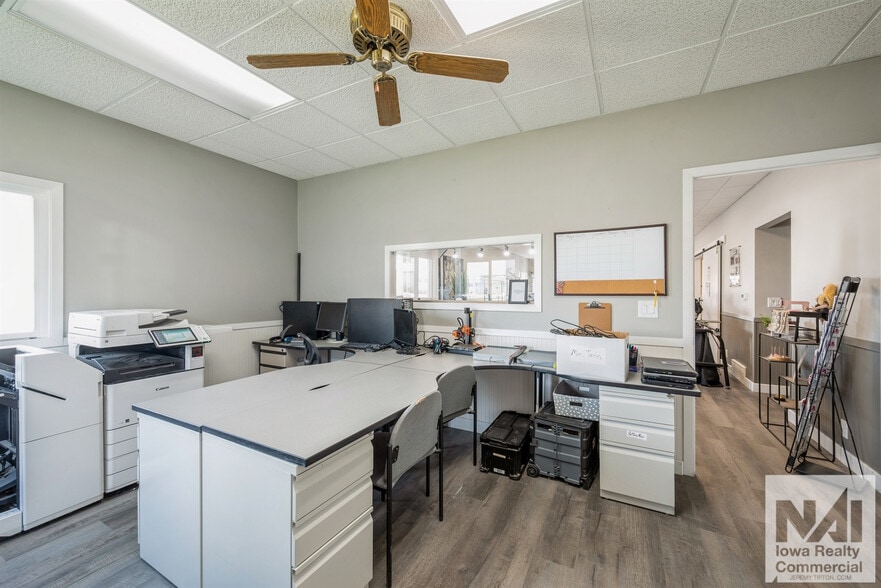 More Photos Of 1105 Hawkeye Dr, Hiawatha Industrial For Lease