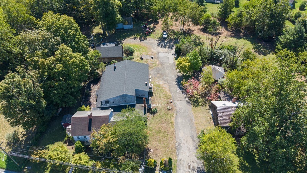 More Photos Of 329 Kent Rd, New Milford Apartments For Sale