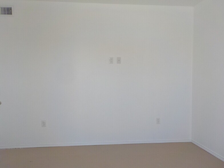 More Photos Of 5151 Logan's Run, Harlingen Unknown For Lease