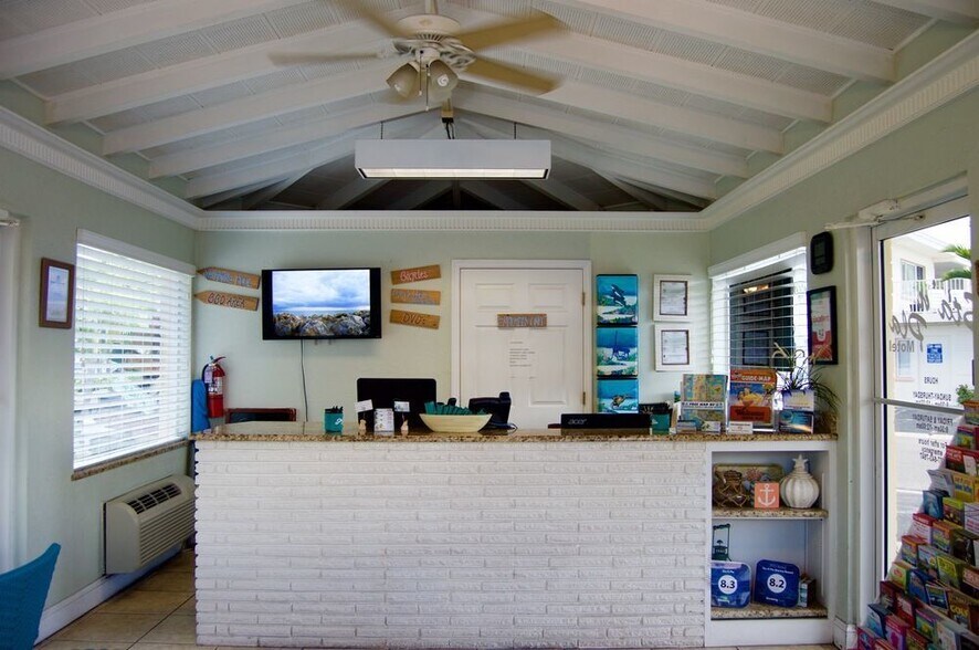 More Photos Of 345 Hamden Dr, Clearwater Hotel For Sale