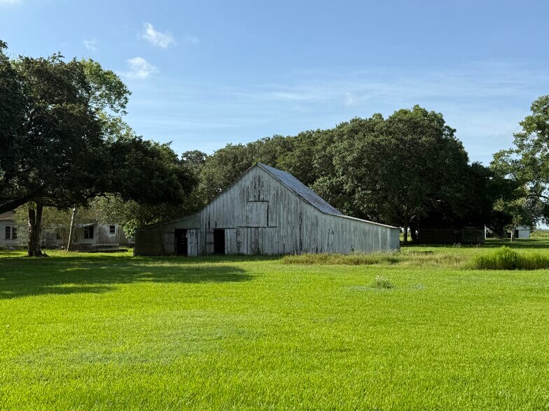 More Photos Of 525 Olede Devillier Road, Winnie Land For Sale