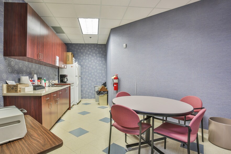 More Photos Of 500 Plantation Park Dr, Loganville Office For Sale