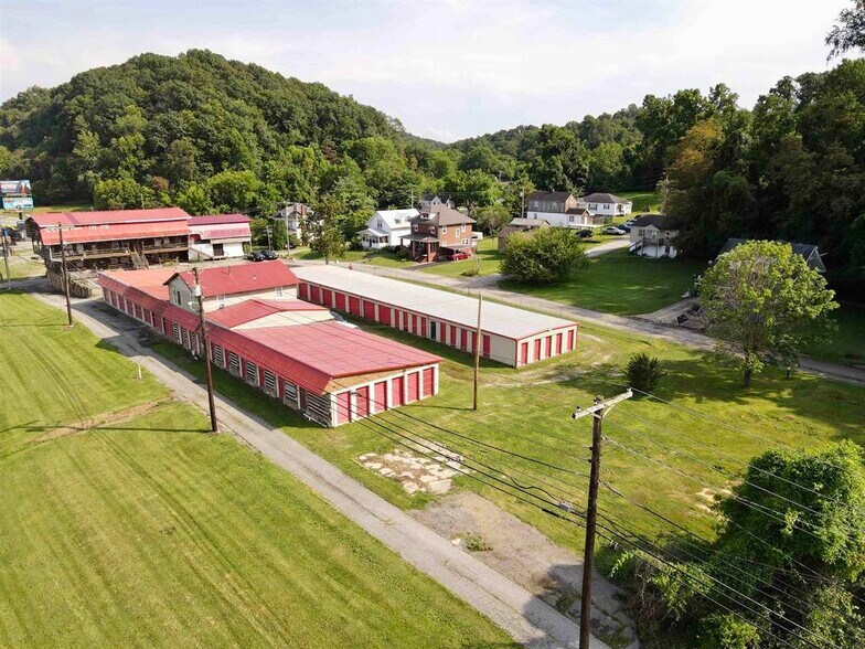 More Photos Of 1311 Meade St, Flatwoods Storefront Retail Office For Sale