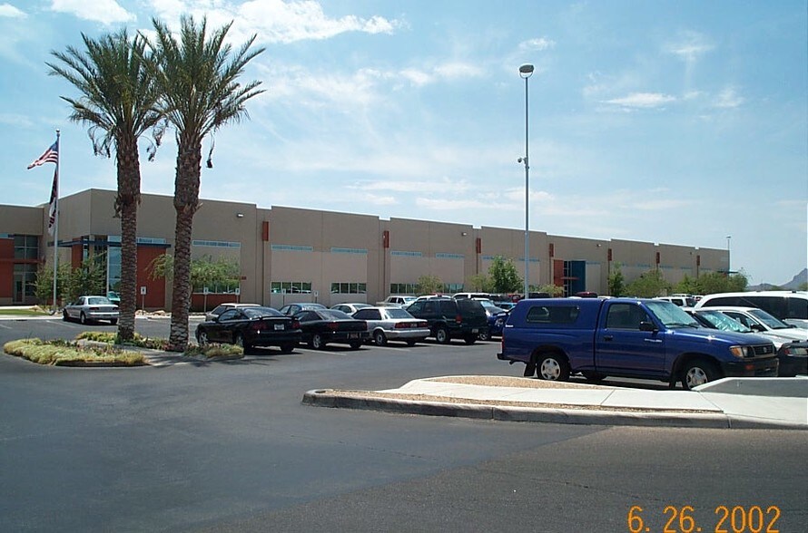 More Photos Of 2700 E Commerce Center Pl, Tucson Research And Development For Lease