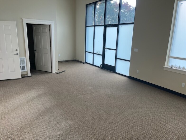 More Photos Of 13131 Mukilteo Speedway, Lynnwood Warehouse For Sale