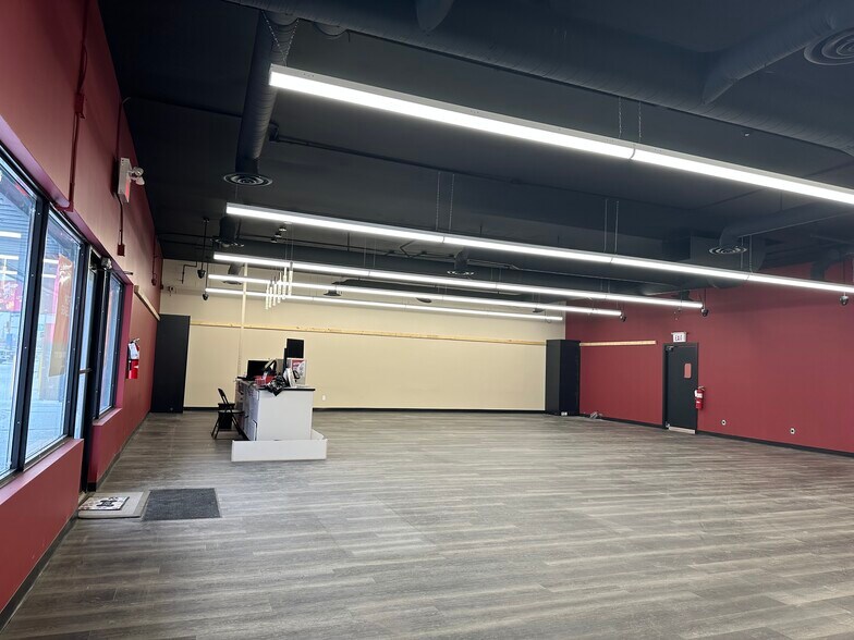 More Photos Of 10015 170th St NW, Edmonton Unknown For Lease