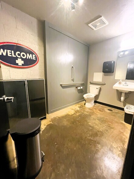 More Photos Of 801 S Perkins Rd, Stillwater Storefront For Sale