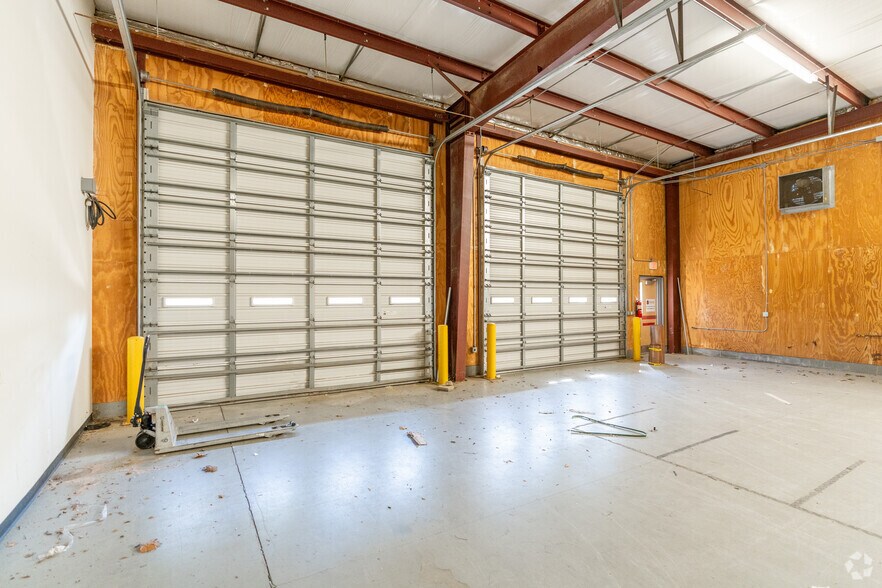 More Photos Of 2800 Rowland Rd, Raleigh Light Distribution For Lease