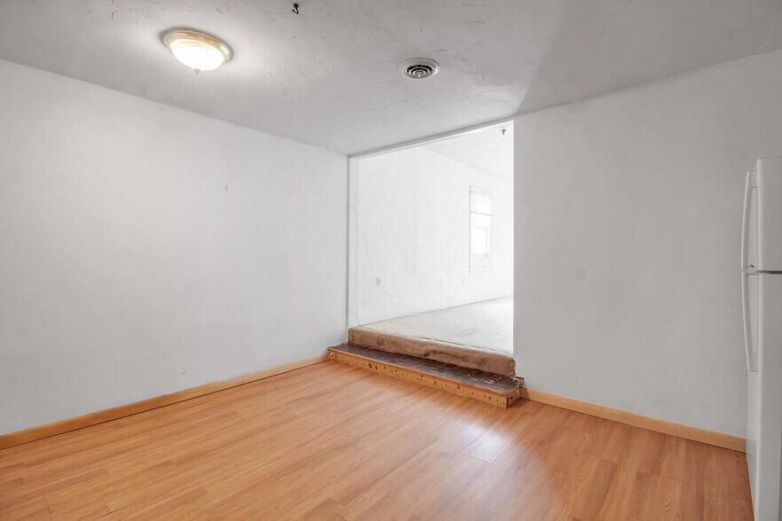More Photos Of 16 Ellicott Pl, Depew Restaurant For Sale