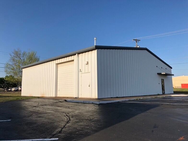 Primary Photo Of 132 NW 67th St, Oklahoma City Warehouse For Lease
