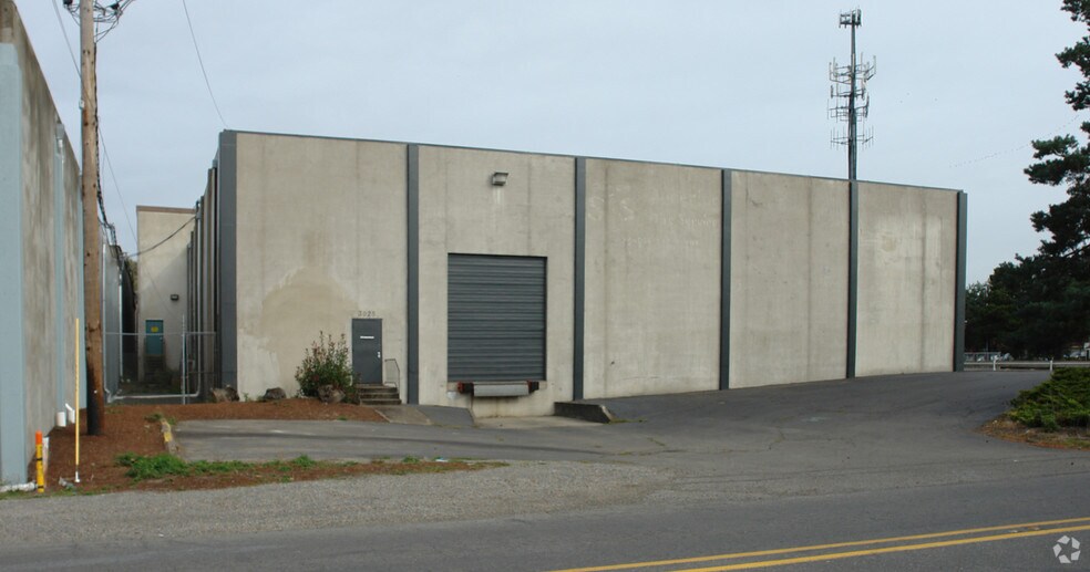 More Photos Of 3025A Industrial Way NE, Salem Warehouse For Lease