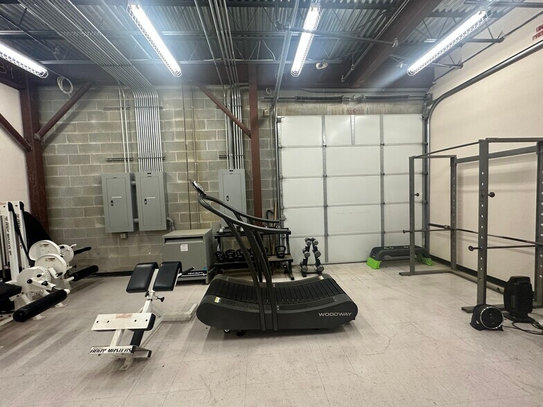 More Photos Of 6525 Shiloh Rd, Alpharetta Office Residential For Sale