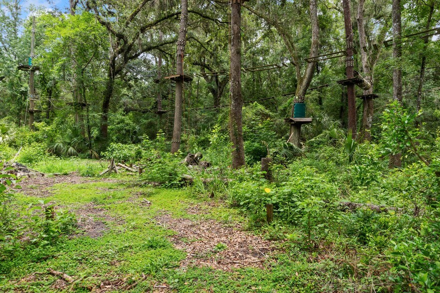 More Photos Of 6440 Cedar Ln, Brooksville Sports And Entertainment For Sale