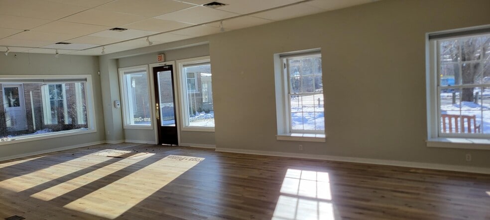 Primary Photo Of 483 Depot St, Manchester Center Storefront For Lease