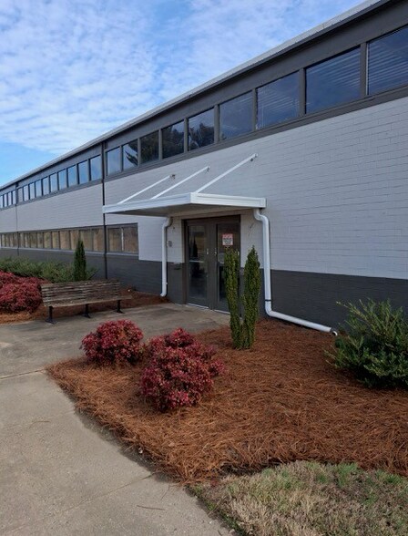 More Photos Of 521 Milling Rd, Mocksville Manufacturing For Sale