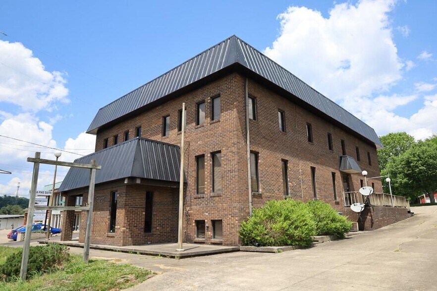 Primary Photo Of 11672 Gallia Pike Rd, Wheelersburg Office For Sale