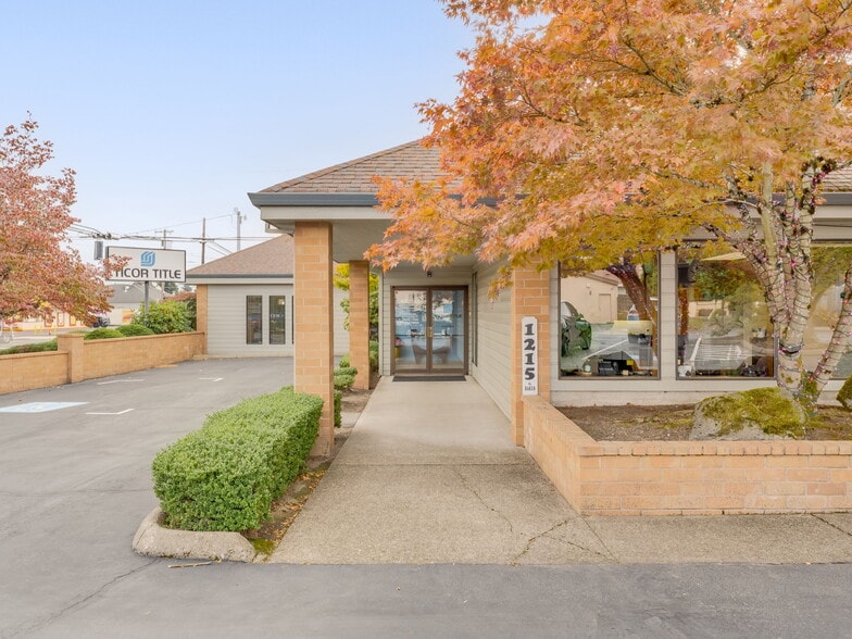 More Photos Of 1215 NE Baker St, Mcminnville Office For Sale