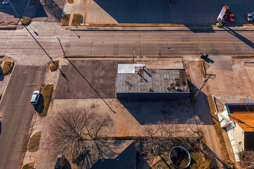 More Photos Of 212 W Harry St, Wichita Bar For Sale