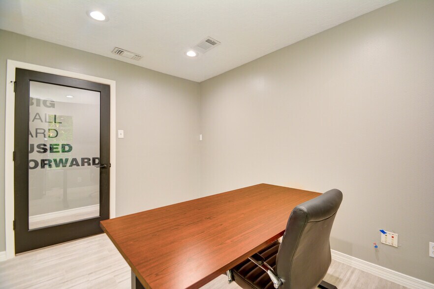 More Photos Of 26615 Oak Ridge Dr, The Woodlands Office For Lease