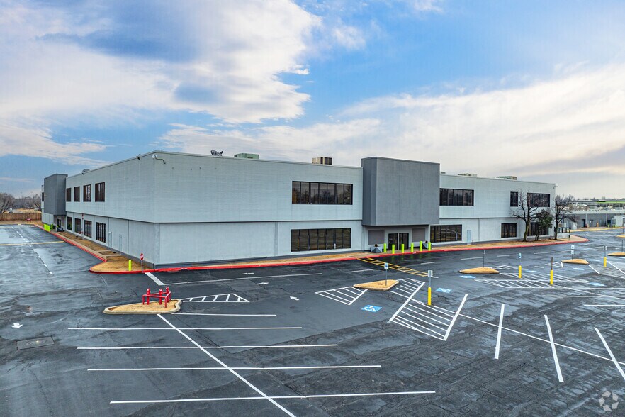 More Photos Of 2401 NW 23rd St, Oklahoma City Office For Lease