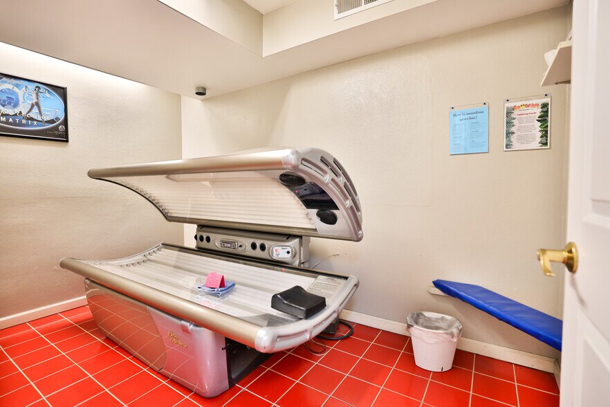 More Photos Of 1103 E Acton Ave, Wood River General Retail For Sale