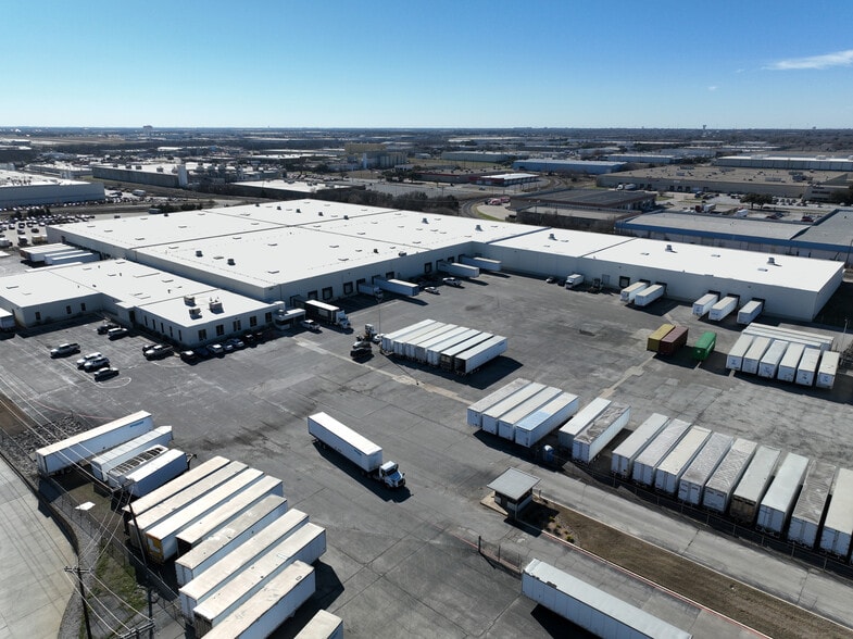 More Photos Of 2401 W Marshall Dr, Grand Prairie Warehouse For Lease