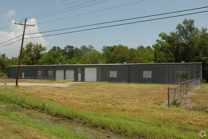 Primary Photo Of 5795 Fannett Rd, Beaumont Warehouse For Lease