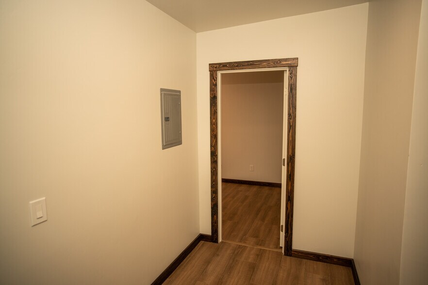 More Photos Of 152 Johnson Ave, Orofino Bar For Lease