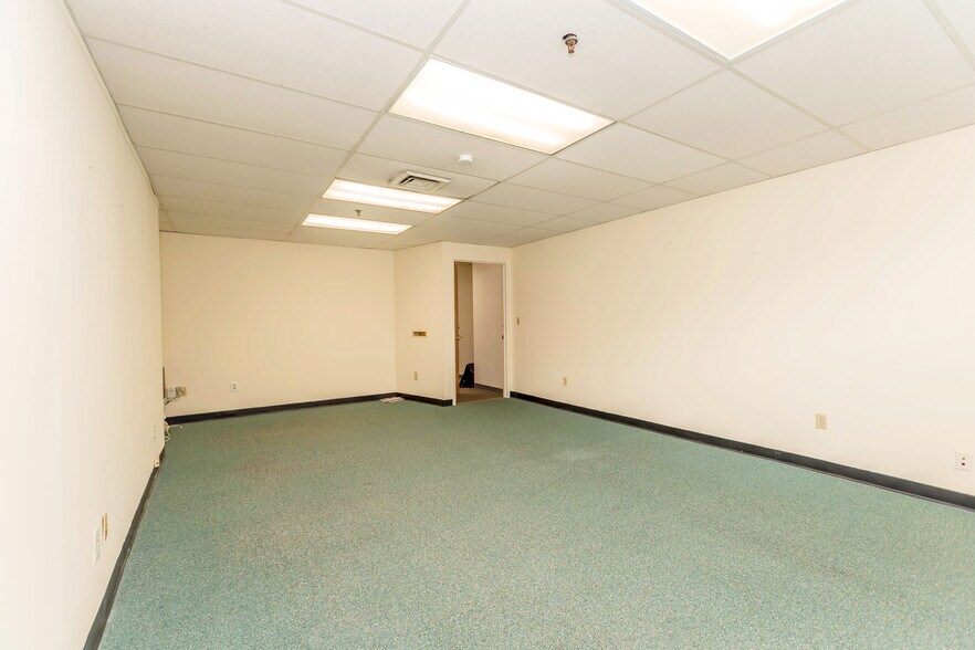 More Photos Of 23-25 Spring St, Ossining Office For Lease
