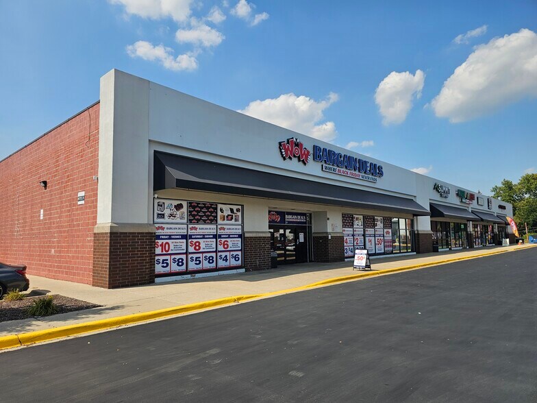 More Photos Of 213-239 S Bolingbrook Dr, Bolingbrook Unknown For Lease