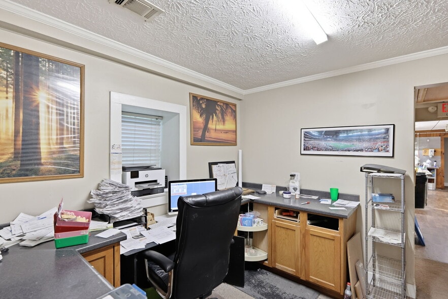More Photos Of 3365 Thompson Bridge Rd, Gainesville Freestanding For Sale