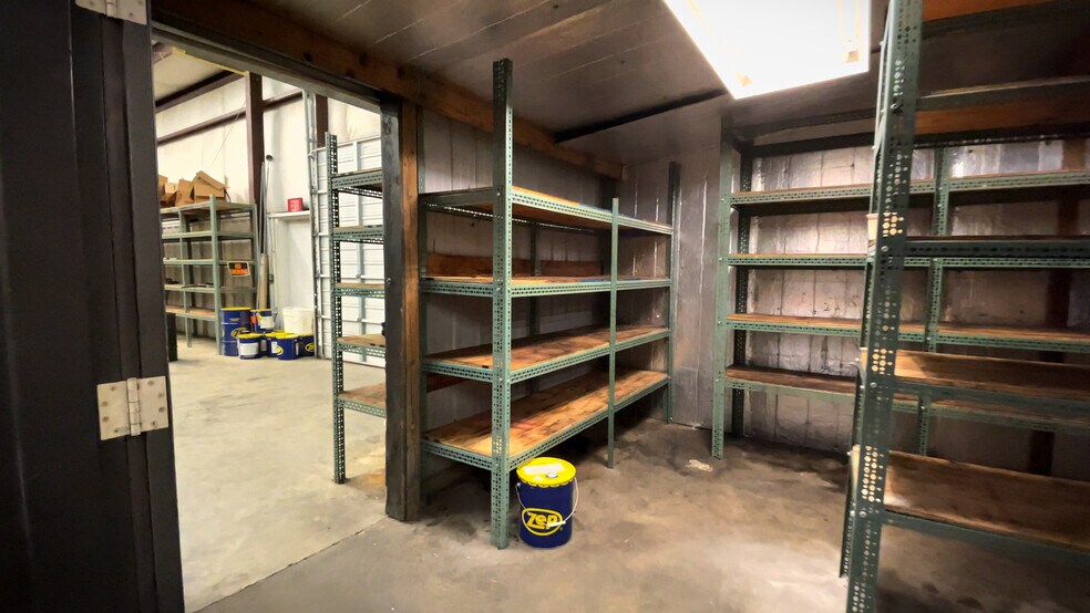 More Photos Of 302 6th, Decatur Industrial For Lease