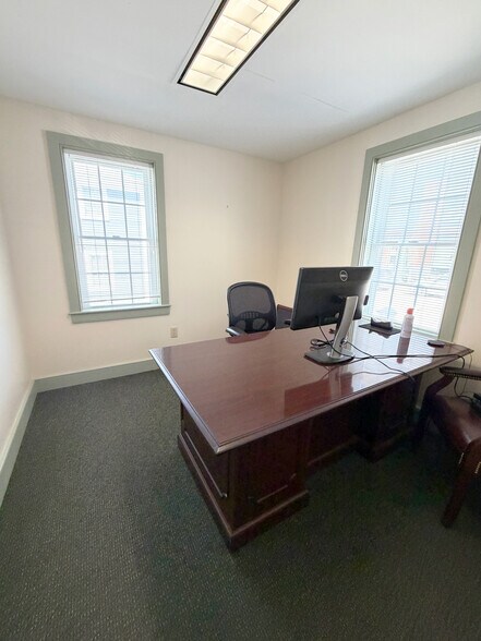 More Photos Of 118 Maplewood Ave, Portsmouth Office For Sale