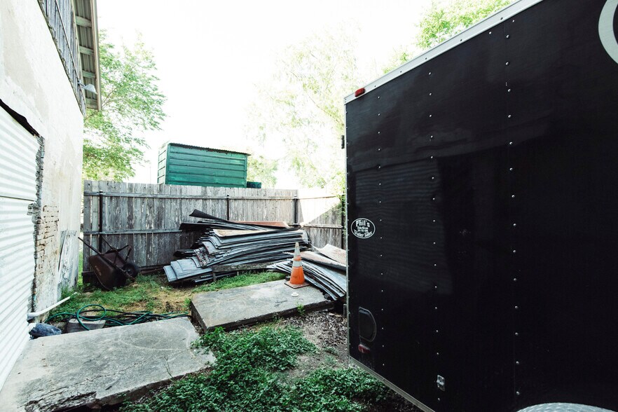 More Photos Of 75 Main St, Maxwell Warehouse For Sale